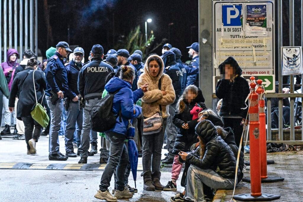 Naples Earthquake Residents Camp Outdoors After 4.4 Magnitude Tremor Hits City