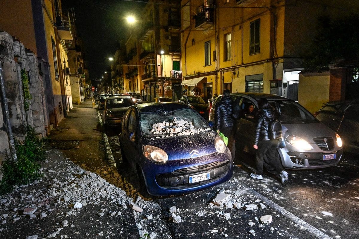 Naples Earthquake Residents Camp Outdoors After 4.4 Magnitude Tremor Hits City