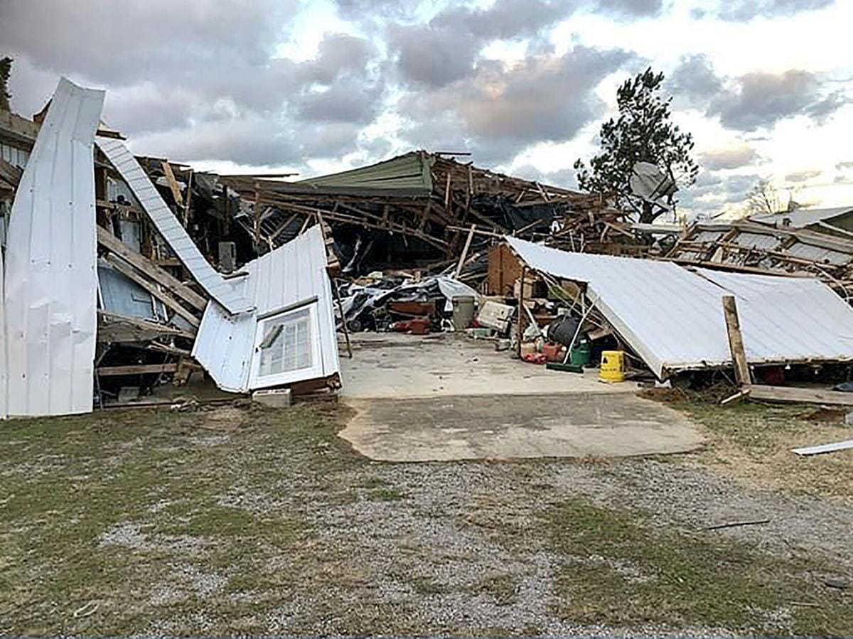 Tornadoes Strike Southern US: 31 Killed