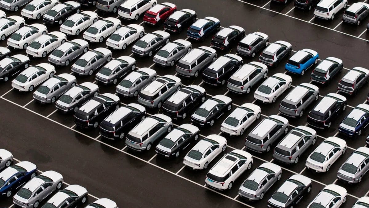 Trump Announces 25% Tariffs on Car Imports to the US